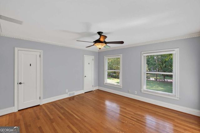 1040 Lindridge Drive NE, Atlanta, GA 30324