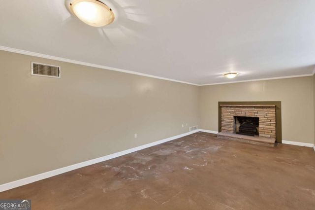 1040 Lindridge Drive NE, Atlanta, GA 30324