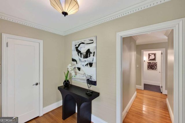 1040 Lindridge Drive NE, Atlanta, GA 30324