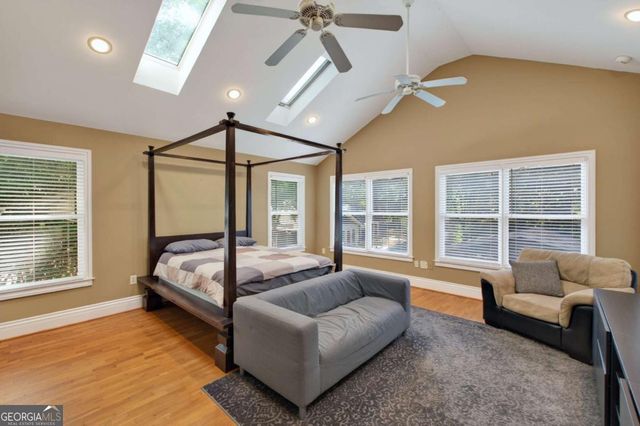 1040 Lindridge Drive NE, Atlanta, GA 30324