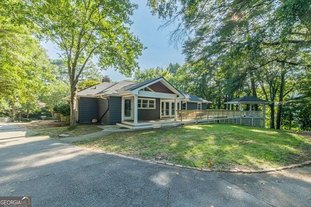 1040 Lindridge Drive NE, Atlanta, GA 30324
