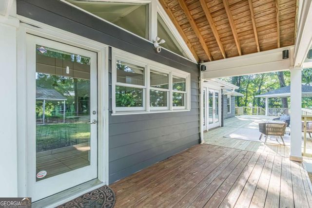 1040 Lindridge Drive NE, Atlanta, GA 30324