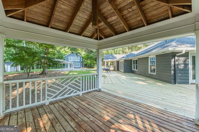 1040 Lindridge Drive NE, Atlanta, GA 30324