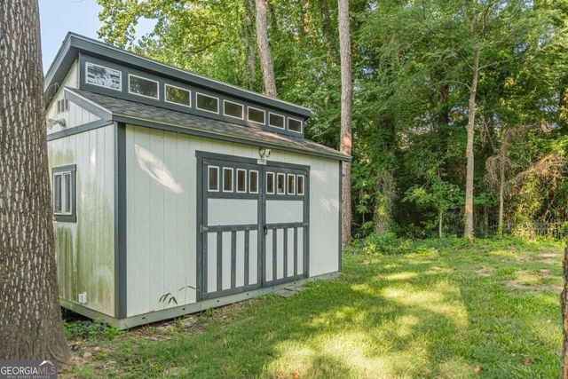 1040 Lindridge Drive NE, Atlanta, GA 30324