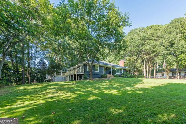 1040 Lindridge Drive NE, Atlanta, GA 30324