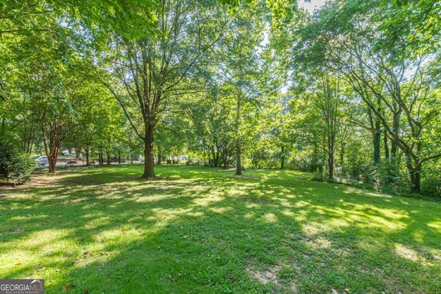 1040 Lindridge Drive NE, Atlanta, GA 30324