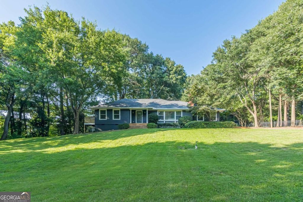 1040 Lindridge Drive NE, Atlanta, GA 30324