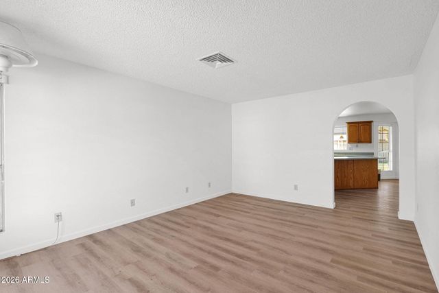 6407 W LUPINE Avenue, Glendale, AZ 85304