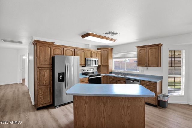 6407 W LUPINE Avenue, Glendale, AZ 85304