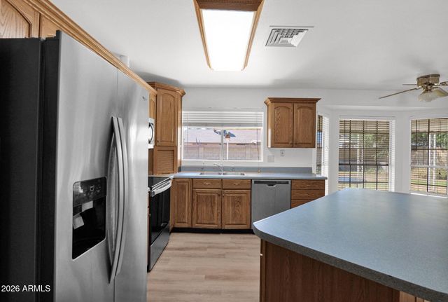 6407 W LUPINE Avenue, Glendale, AZ 85304