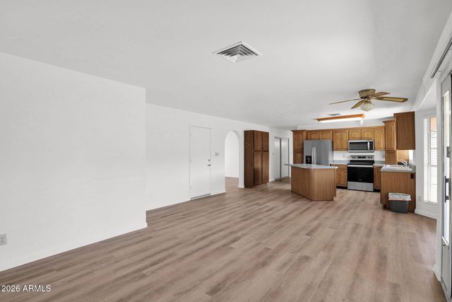 6407 W LUPINE Avenue, Glendale, AZ 85304