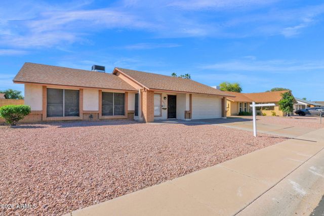 6407 W LUPINE Avenue, Glendale, AZ 85304