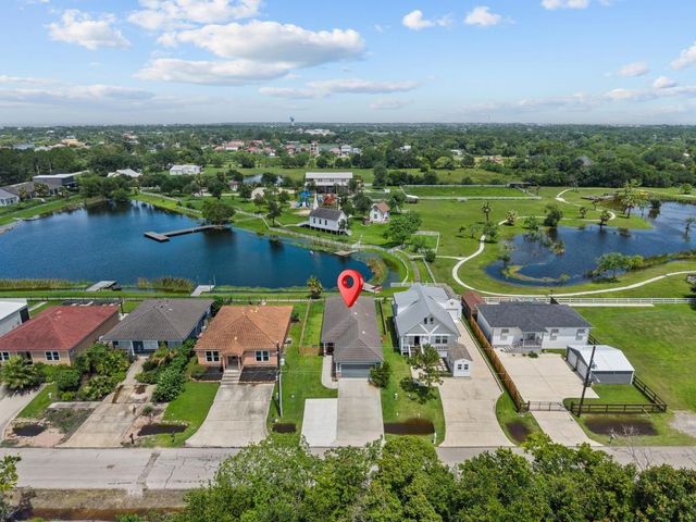 639 29th Street, San Leon, TX 77539