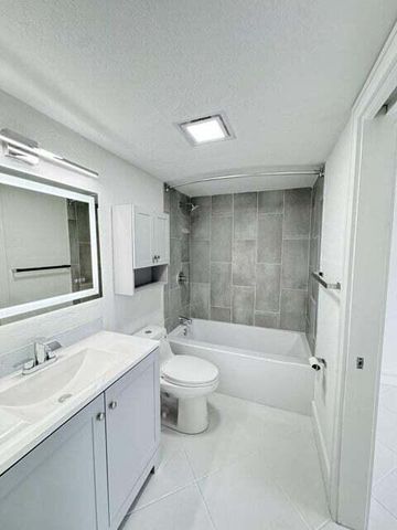 100 Royal Palm Way 2070, Boca Raton, FL 33432