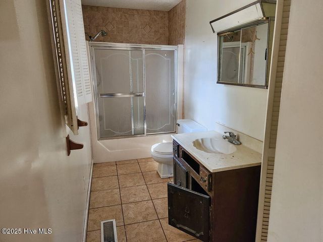 2013 Holland Road, Greenville, NC 27834