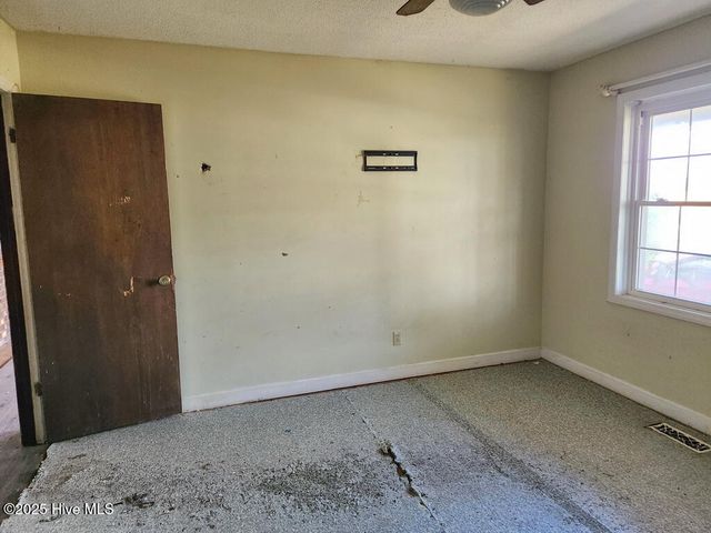 2013 Holland Road, Greenville, NC 27834