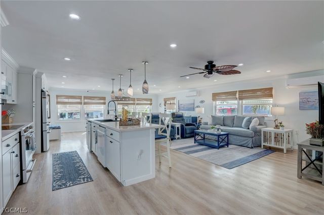 5554 Sir Walter WAY, North Fort Myers, FL 33917