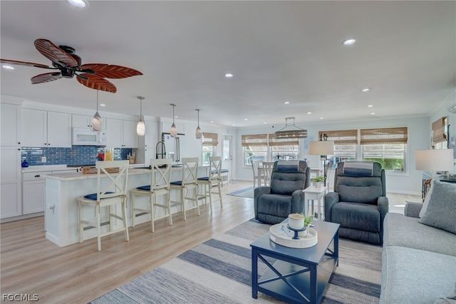 5554 Sir Walter WAY, North Fort Myers, FL 33917