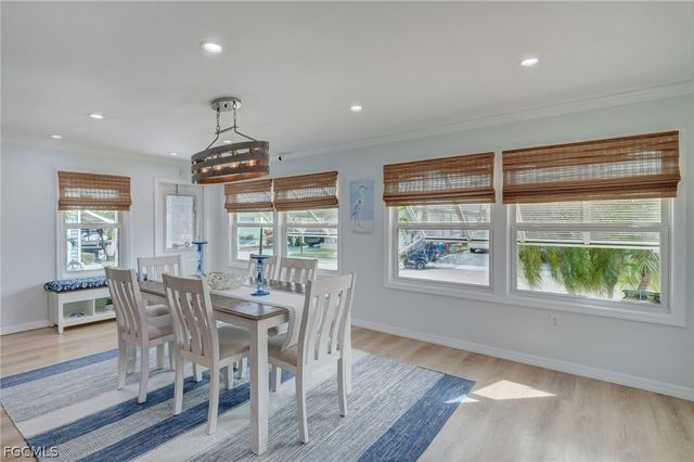 5554 Sir Walter WAY, North Fort Myers, FL 33917