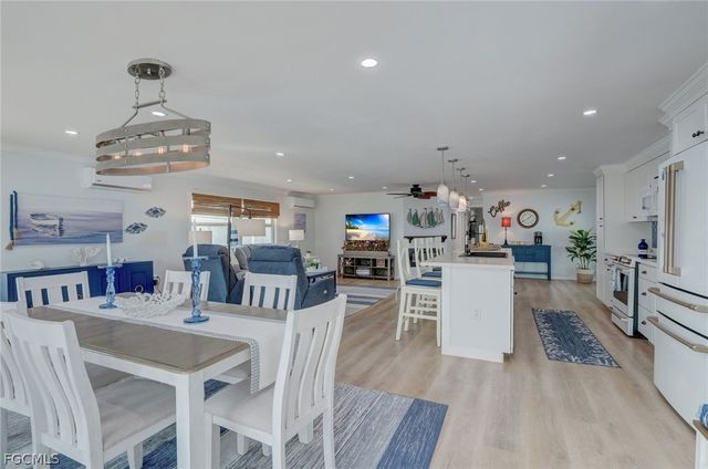 5554 Sir Walter WAY, North Fort Myers, FL 33917