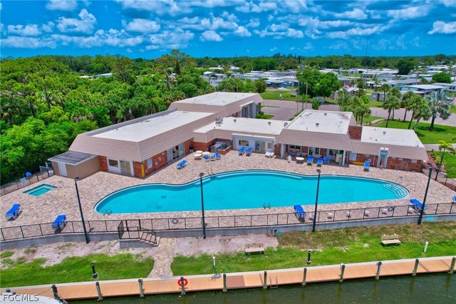 5554 Sir Walter WAY, North Fort Myers, FL 33917