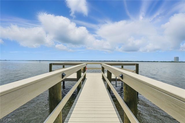 5554 Sir Walter WAY, North Fort Myers, FL 33917