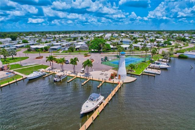 5554 Sir Walter WAY, North Fort Myers, FL 33917