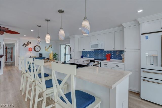 5554 Sir Walter WAY, North Fort Myers, FL 33917