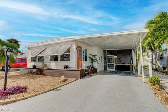 5554 Sir Walter WAY, North Fort Myers, FL 33917