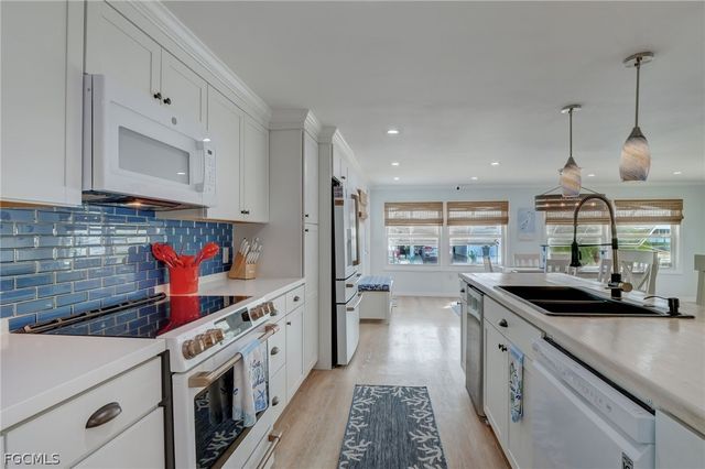 5554 Sir Walter WAY, North Fort Myers, FL 33917