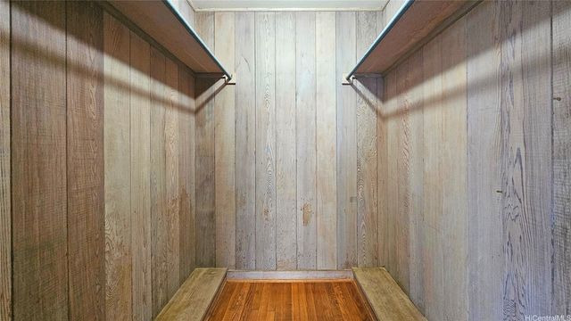 3537 Kumuwai Place, Honolulu, HI 96822