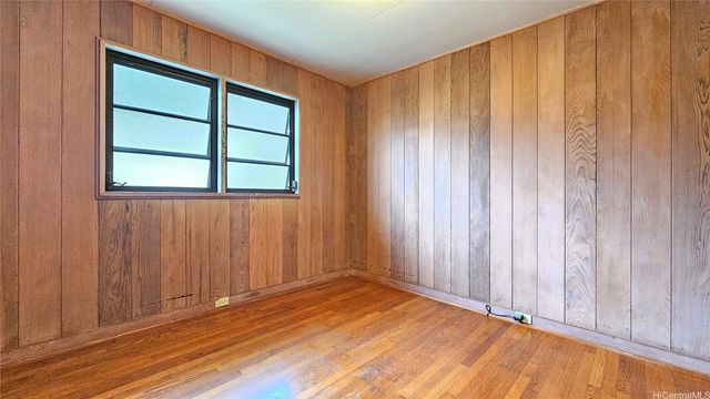 3537 Kumuwai Place, Honolulu, HI 96822