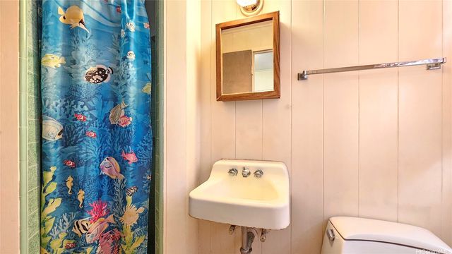 3537 Kumuwai Place, Honolulu, HI 96822