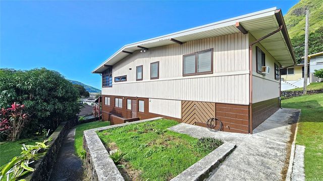 3537 Kumuwai Place, Honolulu, HI 96822
