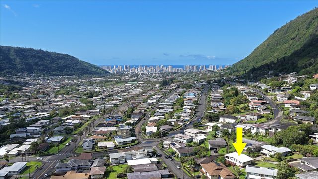 3537 Kumuwai Place, Honolulu, HI 96822