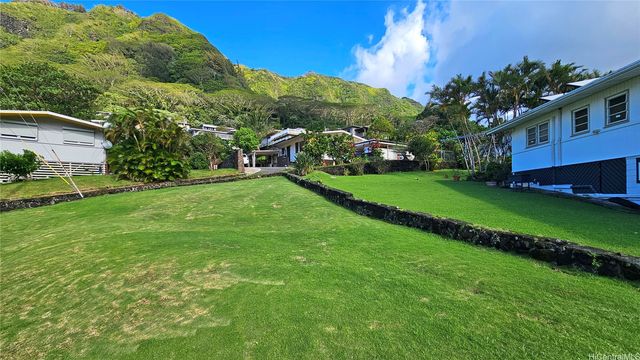 3537 Kumuwai Place, Honolulu, HI 96822