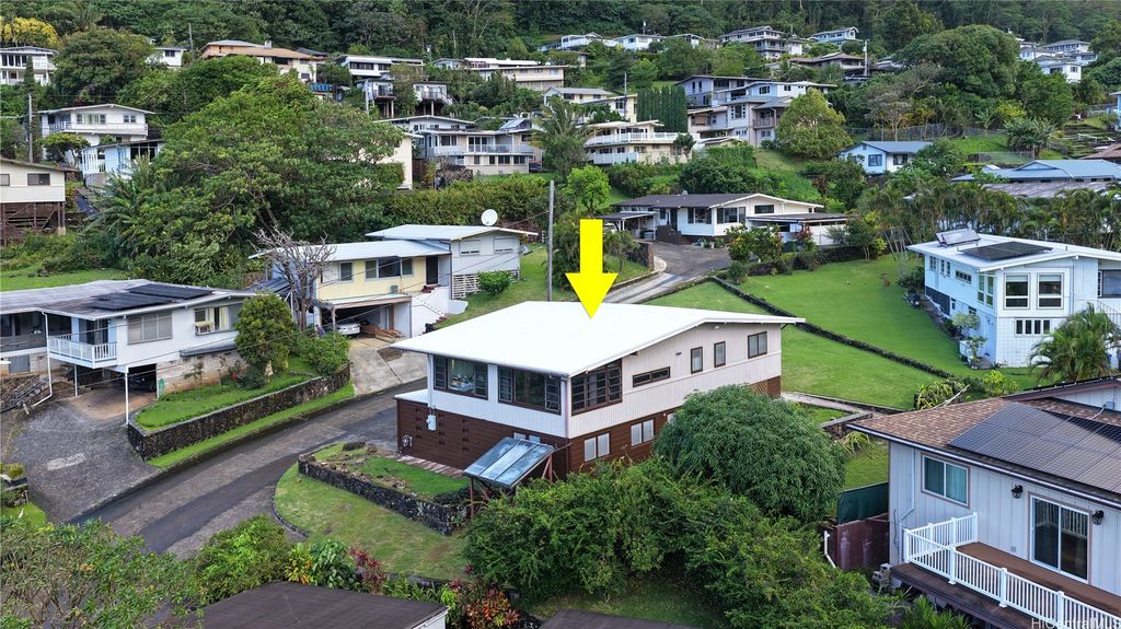 3537 Kumuwai Place, Honolulu, HI 96822