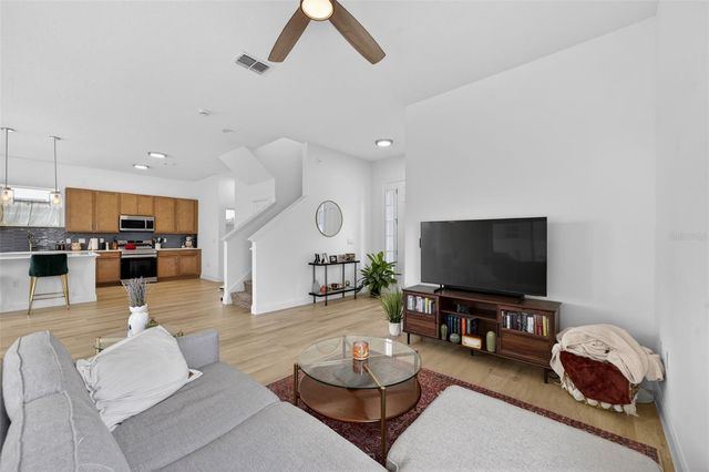 701 DENNIS AVENUE, Orlando, FL 32807