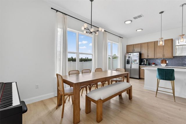 701 DENNIS AVENUE, Orlando, FL 32807