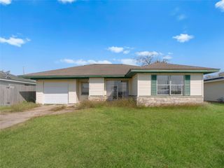1114 W 11th Street, Freeport, TX 77541