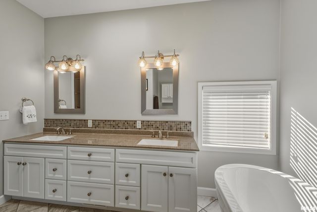 1215 PEACH TREE Lane, Quincy, IL 62305