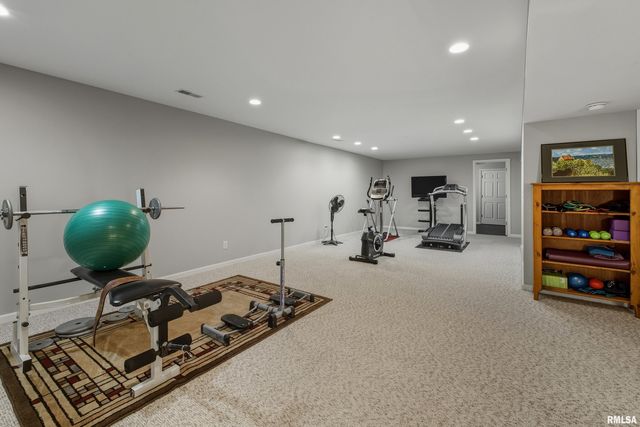 1215 PEACH TREE Lane, Quincy, IL 62305