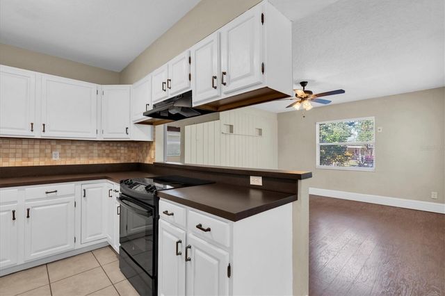 618 GLENOAK STREET N, St Petersburg, FL 33703