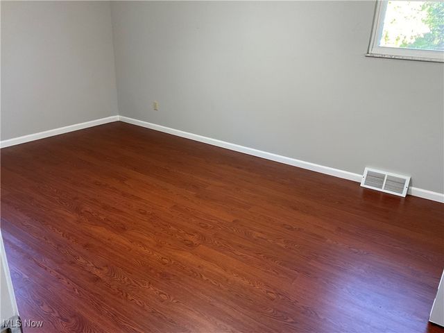 77 Keewaydin Drive, Timberlake, OH 44095