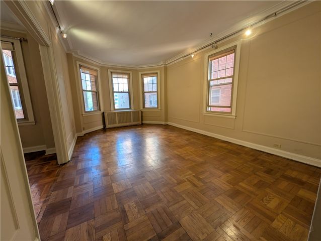 144 N Dithridge St 403, Oakland, PA 15213