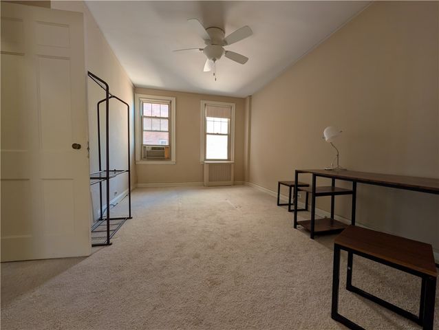 144 N Dithridge St 403, Oakland, PA 15213