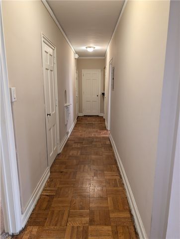 144 N Dithridge St 403, Oakland, PA 15213