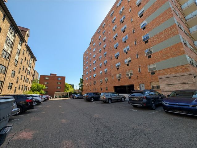 144 N Dithridge St 403, Oakland, PA 15213