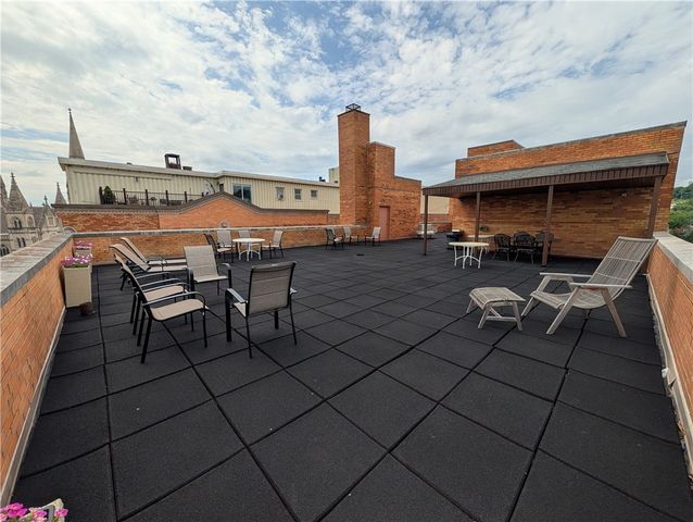 144 N Dithridge St 403, Oakland, PA 15213
