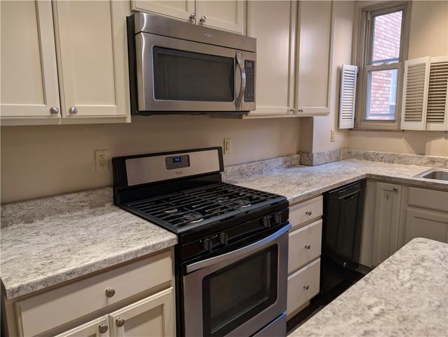144 N Dithridge St 403, Oakland, PA 15213